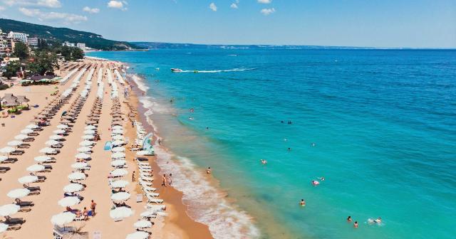 Golden-Sands-beach