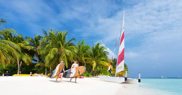 Vilamendhoo-Island-Resort-a-Spa-BEACH