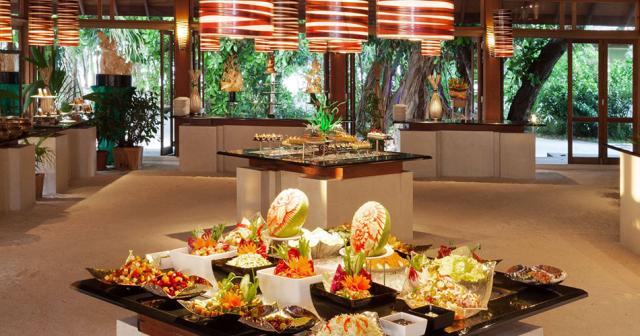 Vilamendhoo-Island-Resort-a-Spa-BUFFET