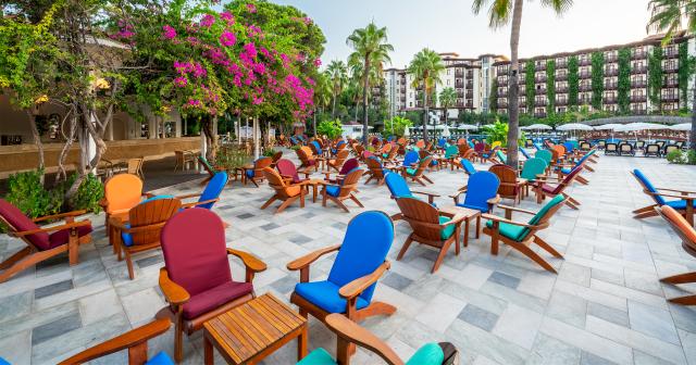 Selectum-Family-Resort-Belek-2025-POOL-BAR-01