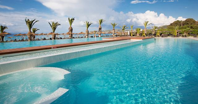 The-Ixian-Grand-and-The-Ixian-All-Suites-POOL-2021-01