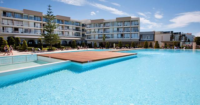 The-Ixian-Grand-and-The-Ixian-All-Suites-POOL-2022-02