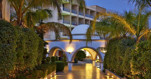 The-Ixian-Grand-and-The-Ixian-All-Suites-OVERVIEW-2021-04