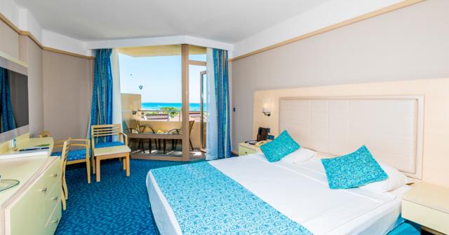 Vonresort-golden-coast-ROOM-SEAVIEW
