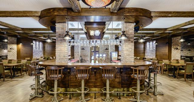 Vonresort-golden-coast-IRISH-PUB
