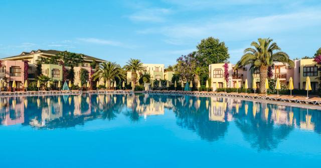 Vonresort-Golden-Beach-POOL