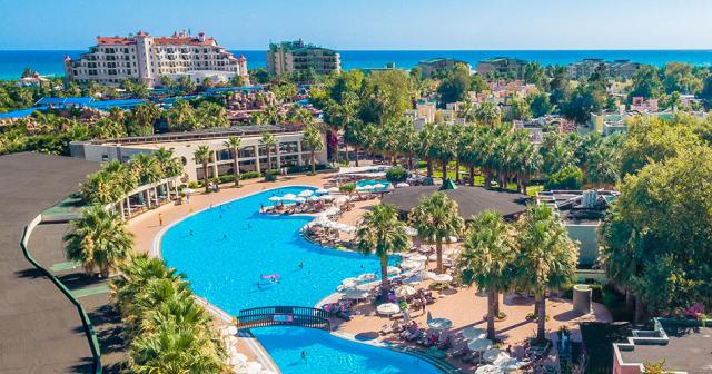 Vonresort-Golden-Beach-RELAX-POOL