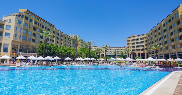 Selectum-Family-Resort-Side-POOL-2022-03