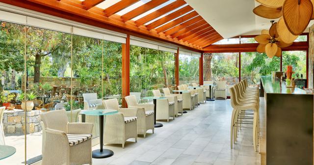 Apollonia-Beach-Resort-and-Spa-BAR
