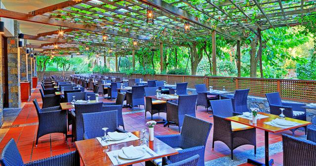 Apollonia-Beach-Resort-and-Spa-RESTAURANT-OUTDOOR