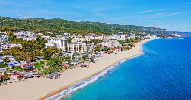 Golden-Sands-BEACH