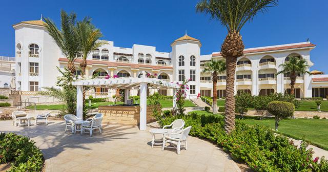 Old-Palace-Resort-POOL-BAR-2023-01
