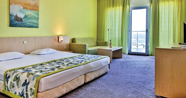 Park-Hotel-Golden-Beach-ROOM-2