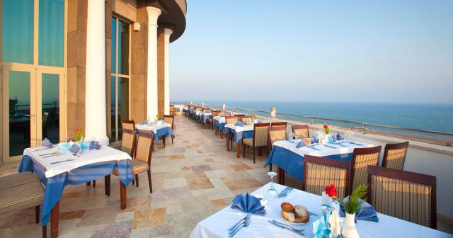Melas-Lara-RESTAURANT-OUTSIDE
