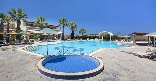 Kouros-Palace-POOL