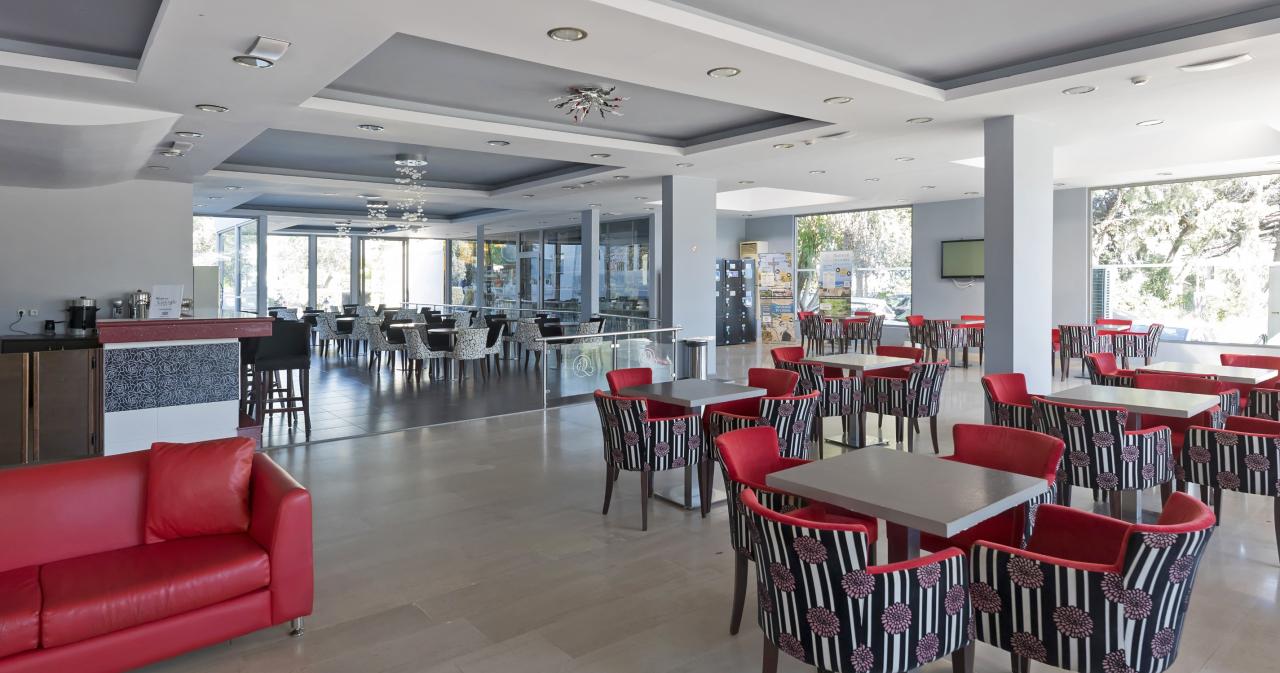 Evi-LOBBY-2025-02