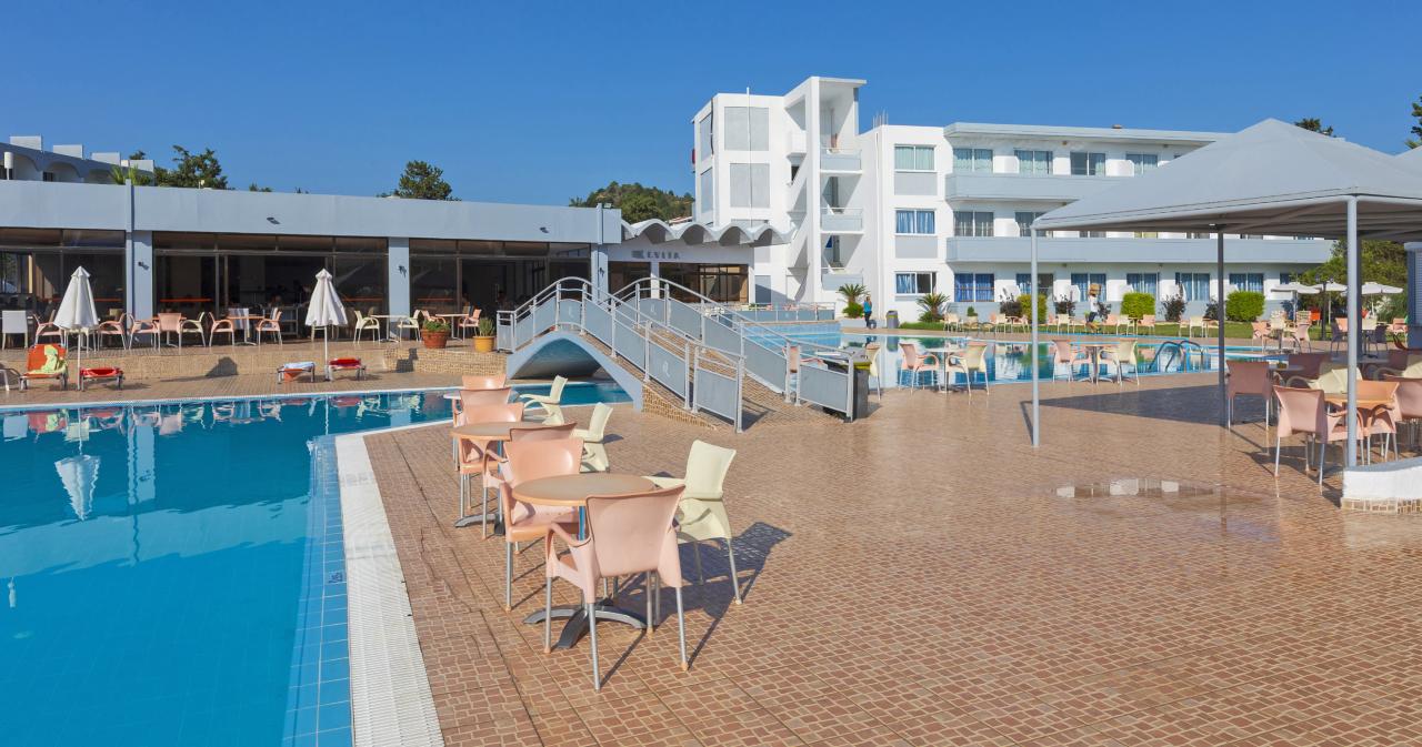 Evi-POOL-BAR-2025-01