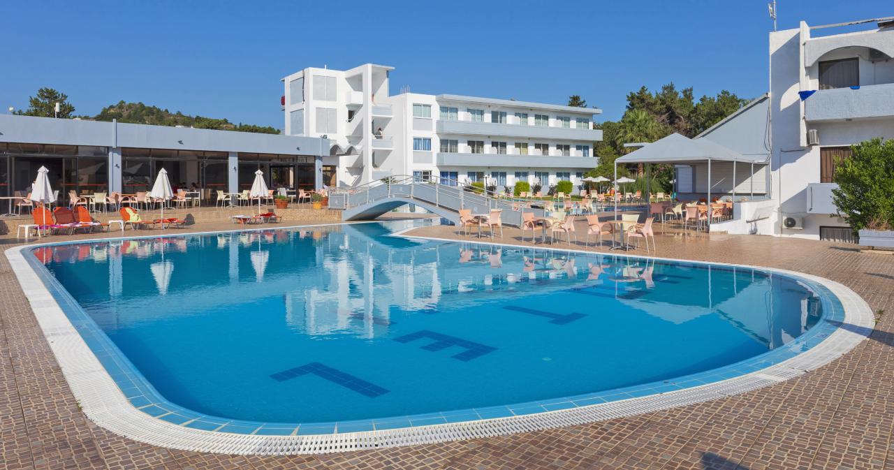 Evi-POOL-BAR-2025-03