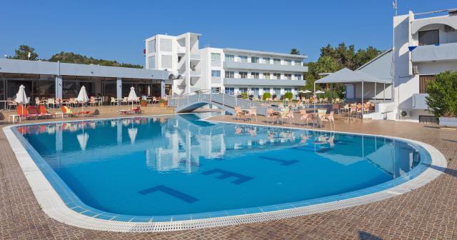 Evi-POOL-BAR-2025-03