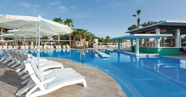 Riu-Cabo-Verde-POOL