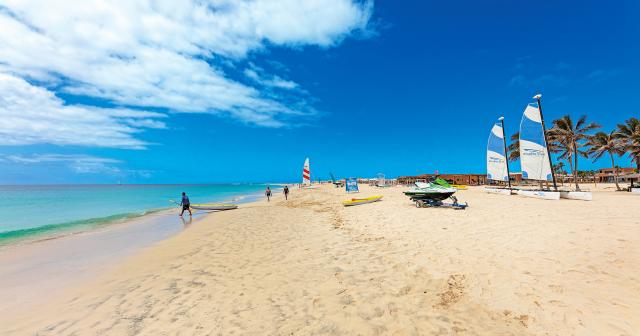Hilton-Cabo-Verde-Sal-Resort-2022-BEACH-01