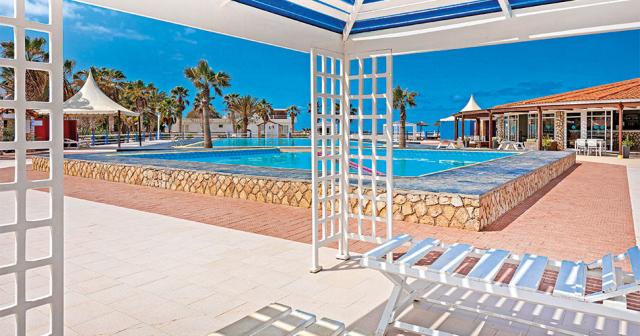 Murdeira-Village-Resort-POOL-02