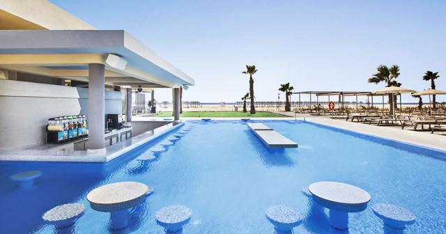 Riu-Palace-Santa-Marina-POOL-BAR