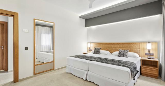 Riu-Palace-Santa-Marina-FAMILY-ROOM