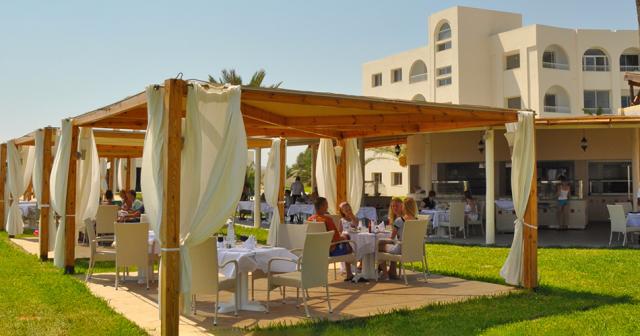Khayam-Garden-Beach-RESTAURANT