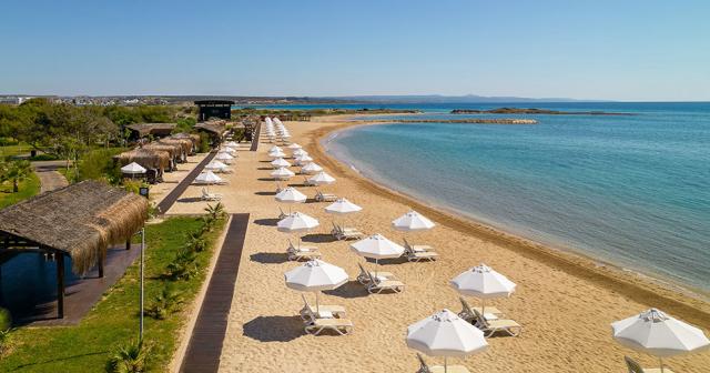 Concorde-Luxury-Resort-BEACH