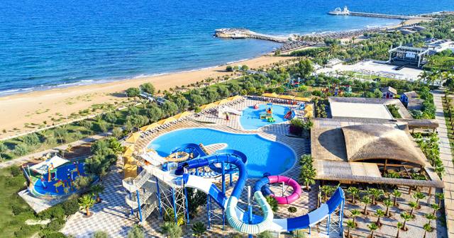 Noahs-Ark-Deluxe-Hotel-and-Spa-AQUAPARK-01