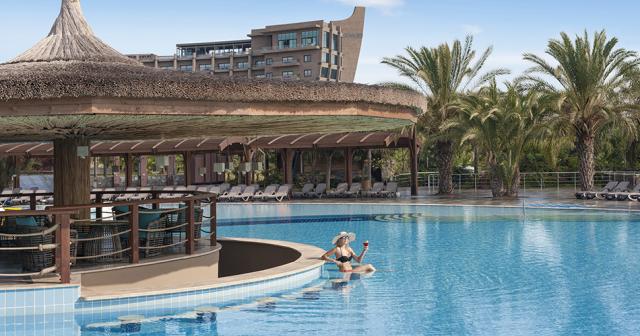 Noahs-Ark-Deluxe-Hotel-and-Spa-ISLAND-BAR