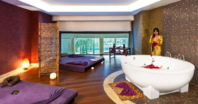 Noahs-Ark-Deluxe-Hotel-and-Spa-MASSAGE