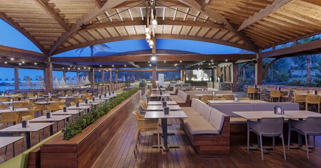 Noahs-Ark-Deluxe-Hotel-and-Spa-SUN-BAR-2022-02