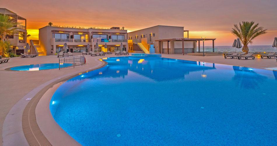 Nana-Golden-Beach-POOL