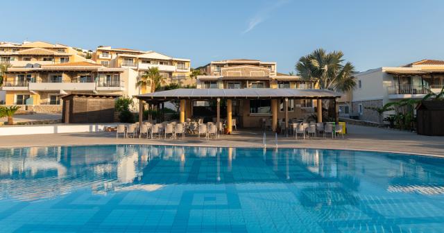 Grand-Blue-Beach-POOL-2025-05