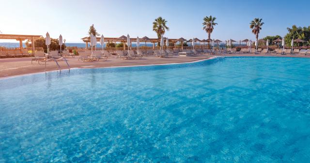 Grand-Blue-Beach-POOL-2025-06