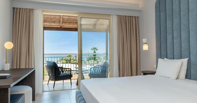 Grand-Blue-Beach-ROOM-GRAND-BLUE-SUITE-2025-NEW-02