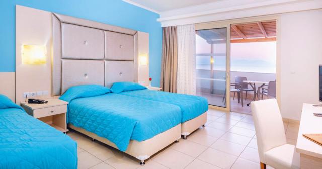 Grand-Blue-Beach-DOUBLE-ROOM