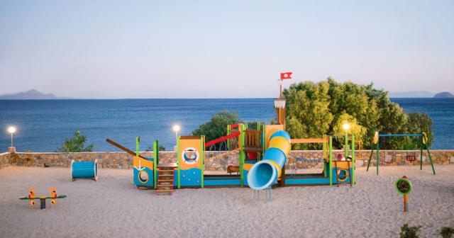 Grand-Blue-Beach-KIDS-PLAYGROUND