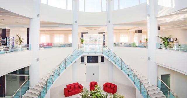Grand-Blue-Beach-LOBBY
