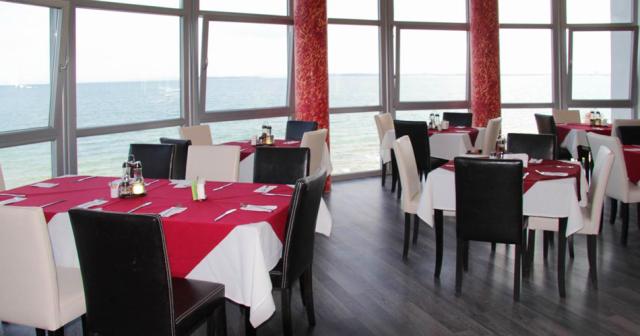 Moonlight-RESTAURANT-02