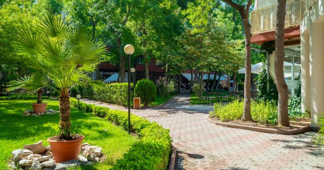 Asteria-Family-Sunny-Beach-GARDEN-2025-02