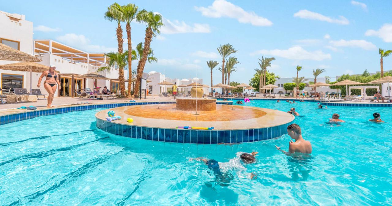 Domina-Coral-Bay-POOL-2025-02