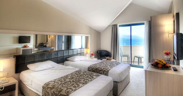 Golden-Lotus-ROOM-02