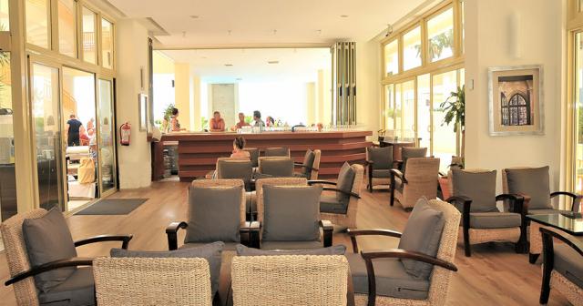 Golden-Lotus-LOBBY-BAR