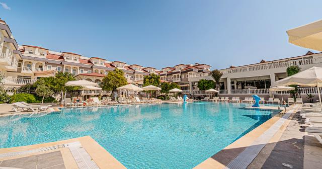 Viking-Garden-POOL-2025