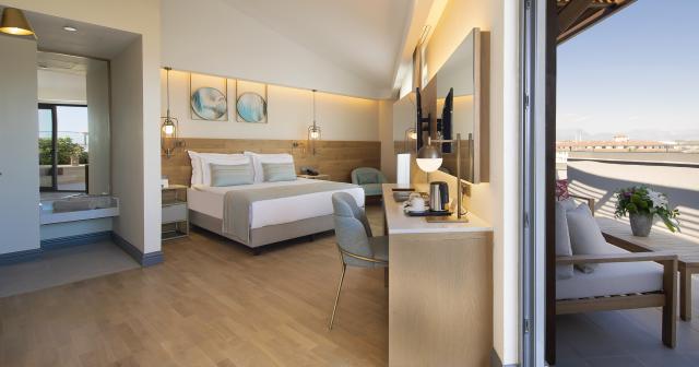 Miramare-Beach-DELUXE-TERRACE-WITH-JACUZZI-ROOM-2024-04