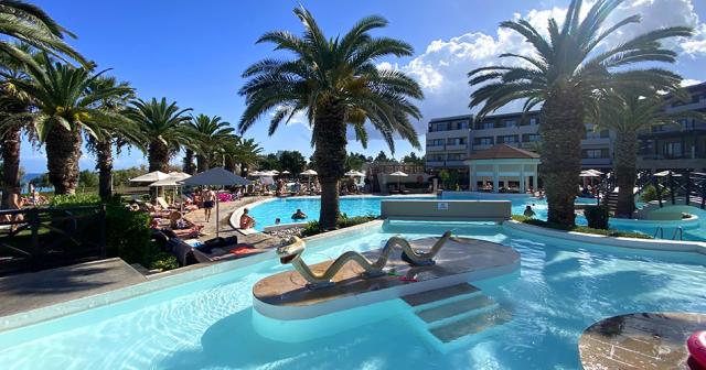 Dandrea-Mare-POOL-2022
