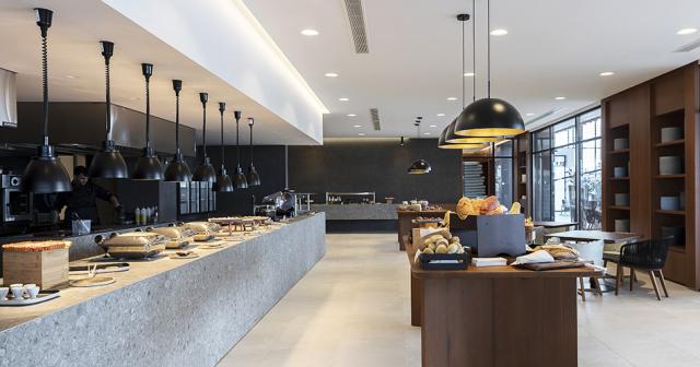 Dandrea-Lagoon-All-Suites-BREAKFAST